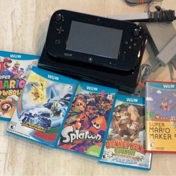 Nintendo Wii U Console & 5 Games Complete 32GB Pokemon Mario Gamepad - Picture 2 of 16